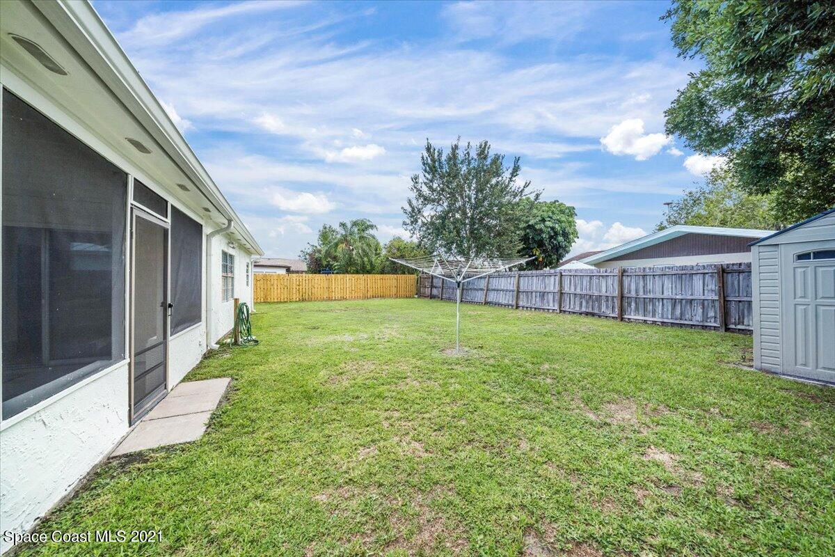 561 Parker Road Melbourne, FL 32904 - Photo 33 of 36 Large Backyard