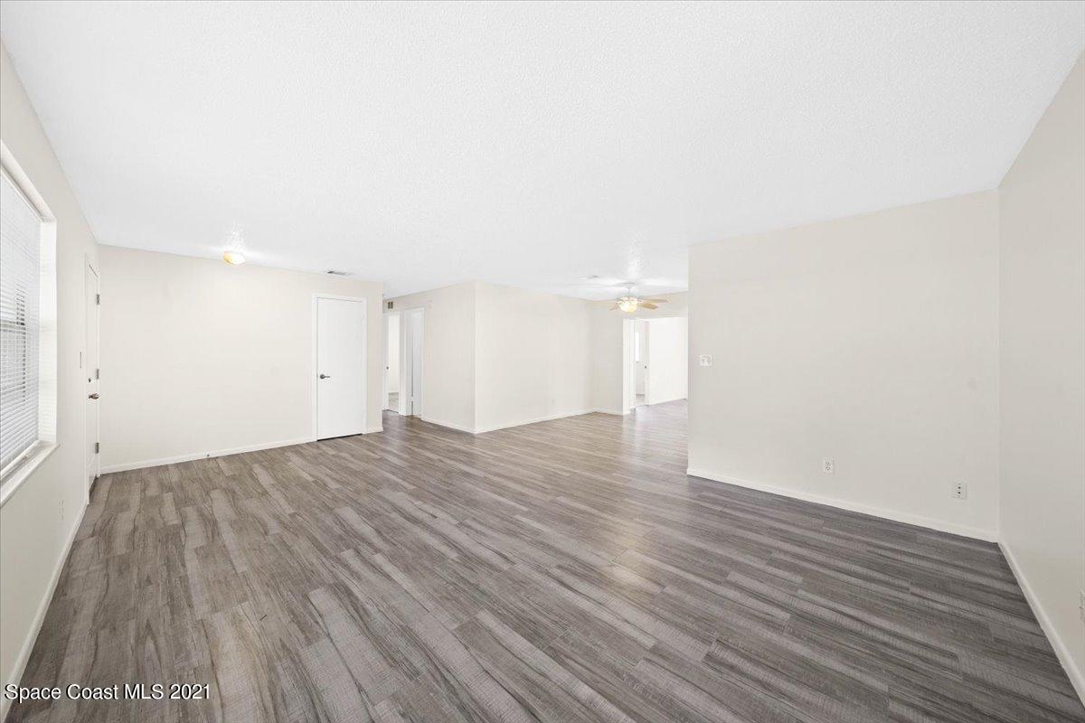 561 Parker Road Melbourne, FL 32904 - Photo 6 of 36 Family Room