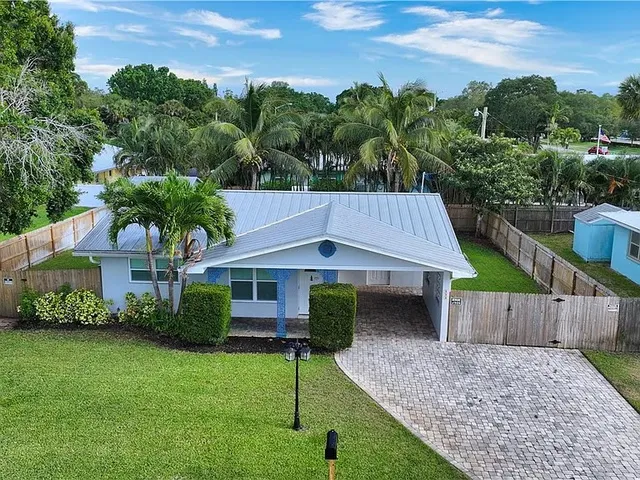 $349,000 | 555 20th Street, Vero Beach, FL 32960