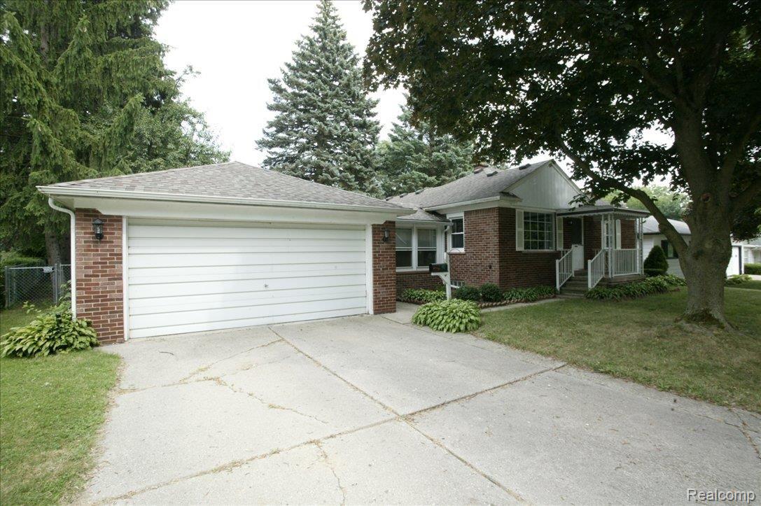 2-CAR GARAGE