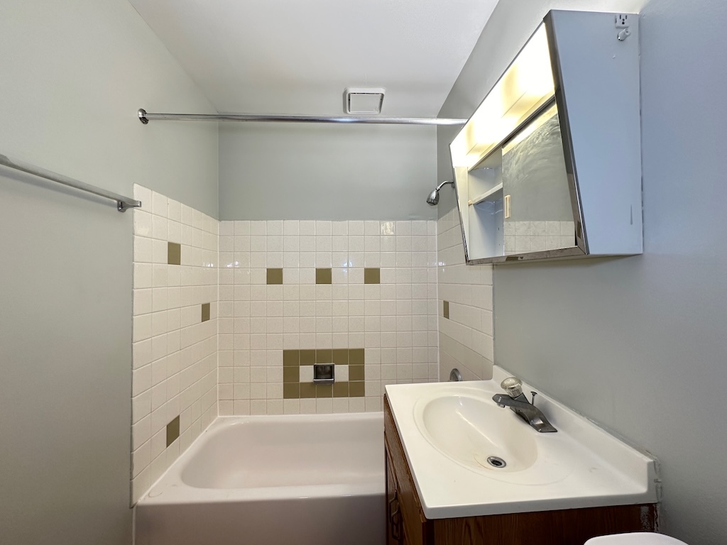 4612 North Beacon Street, Unit 2H Chicago, IL 60640 - Photo 19 of 20