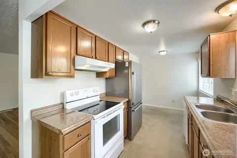 $599,950 | 25110 35th Avenue South, Kent, WA 98032