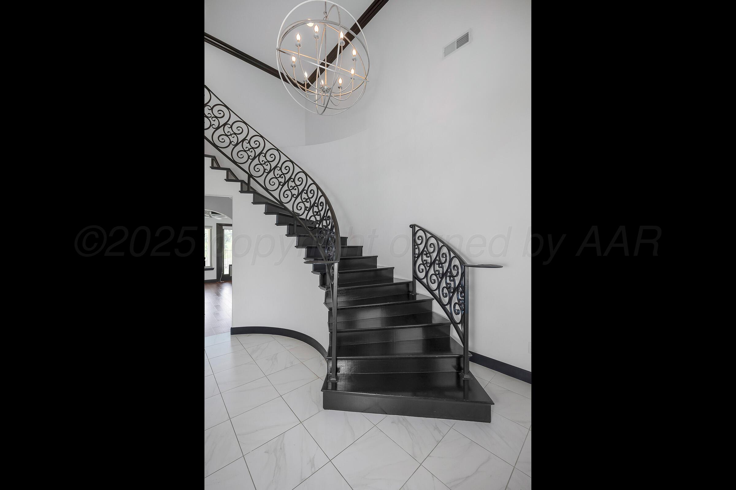 6 Merion Place Amarillo, TX 79124 - Photo 29 of 46 a view of entryway and hall