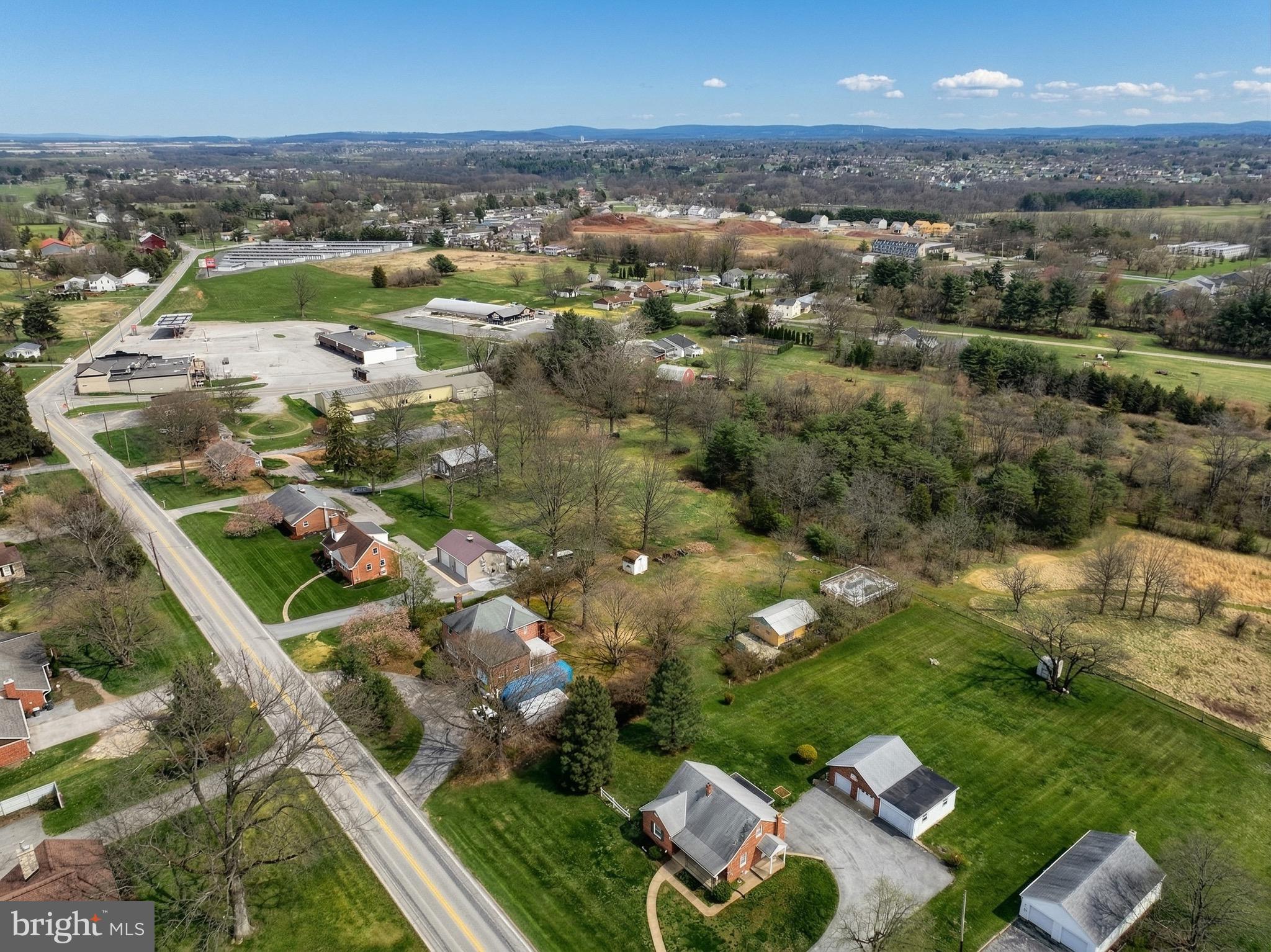 990 East Canal Road Dover, PA 17315 - Photo 7 of 57