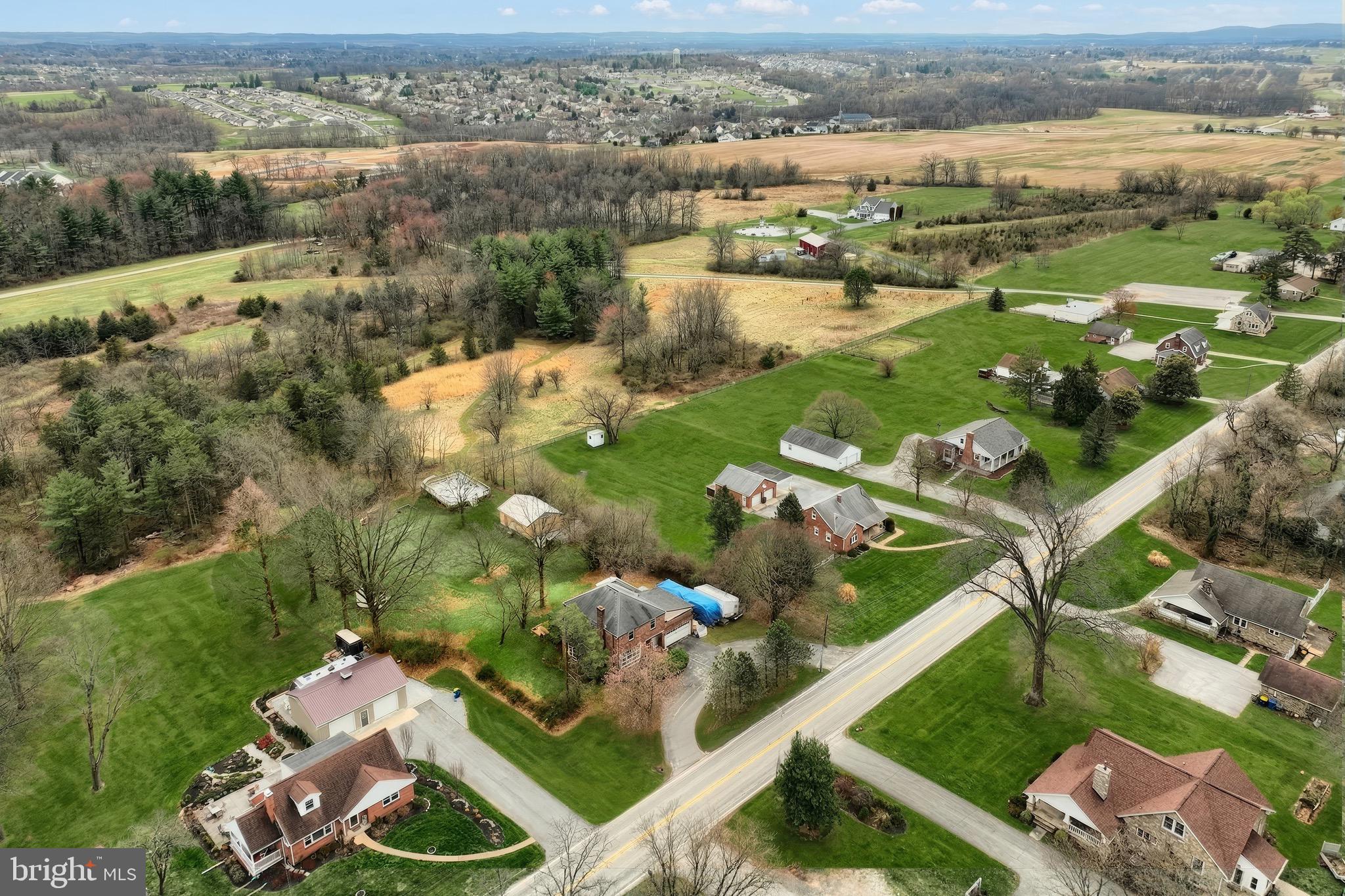 990 East Canal Road Dover, PA 17315 - Photo 8 of 57