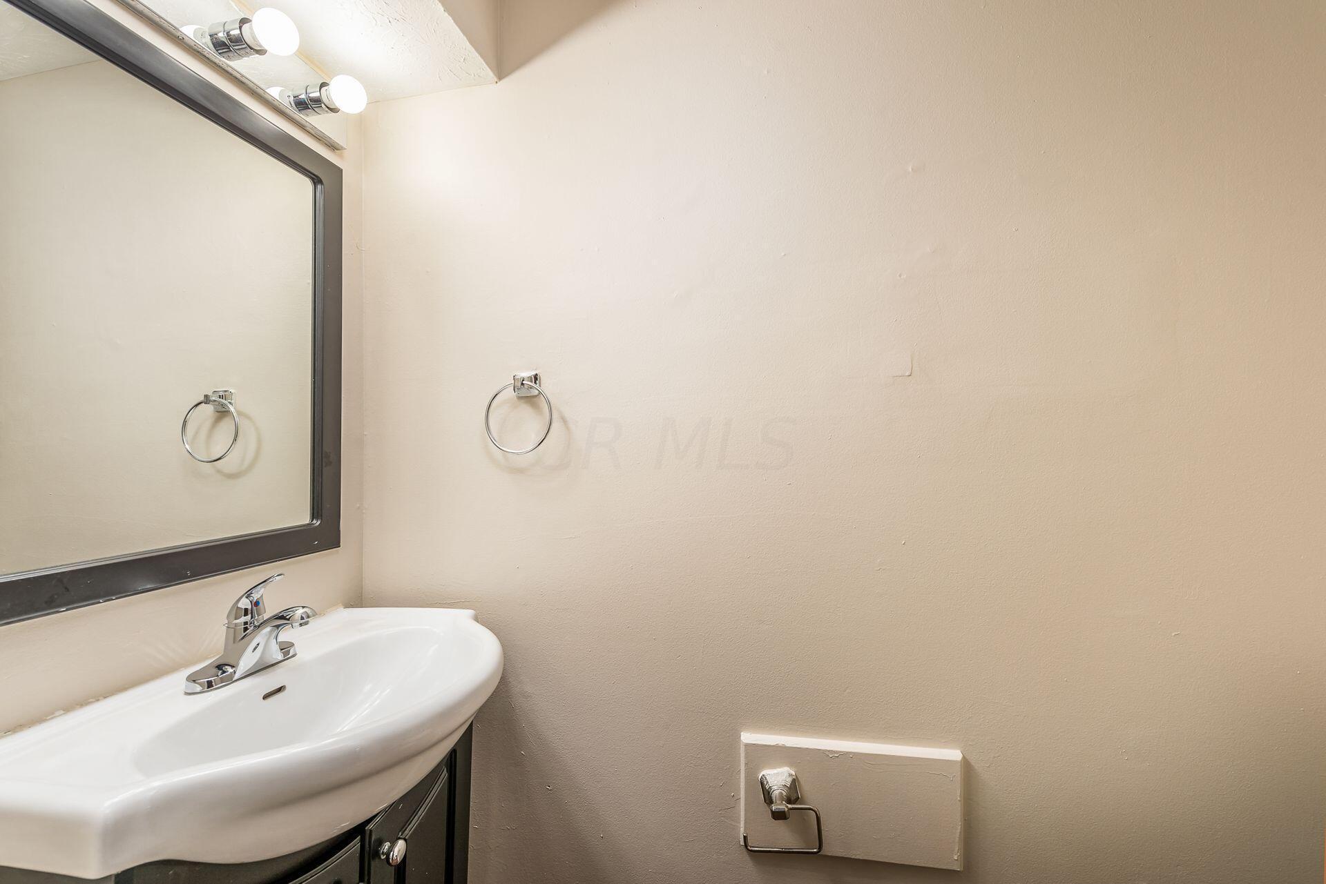 5150 Upton Road North Columbus, OH 43232 - Photo 25 of 29 025_620d531_W Upton Rd N-060