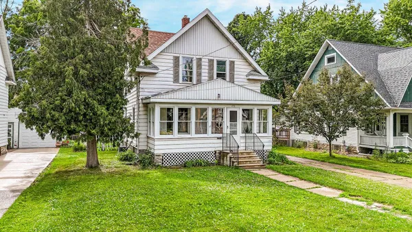 $184,900 | 739 Monroe Street, Oshkosh, WI 54901