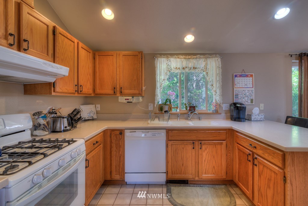 11806 Ridge Rim Trail Southeast Port Orchard, WA 98367 - Photo 7 of 24 Gallery Image 7