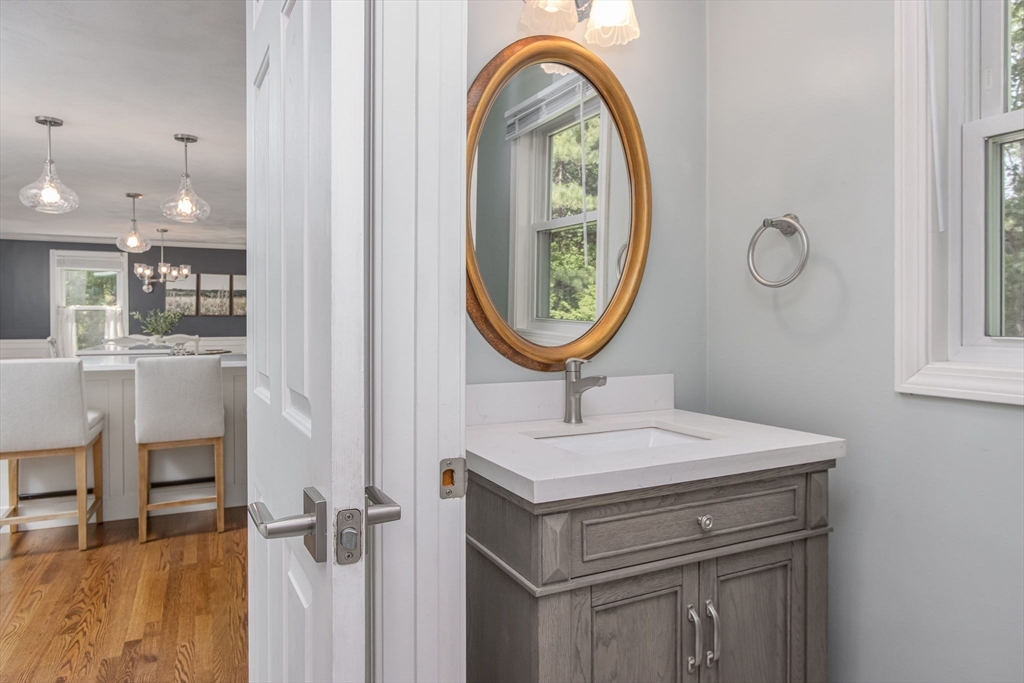 561 Old Dunstable Road Groton, MA 01450 - Photo 15 of 39