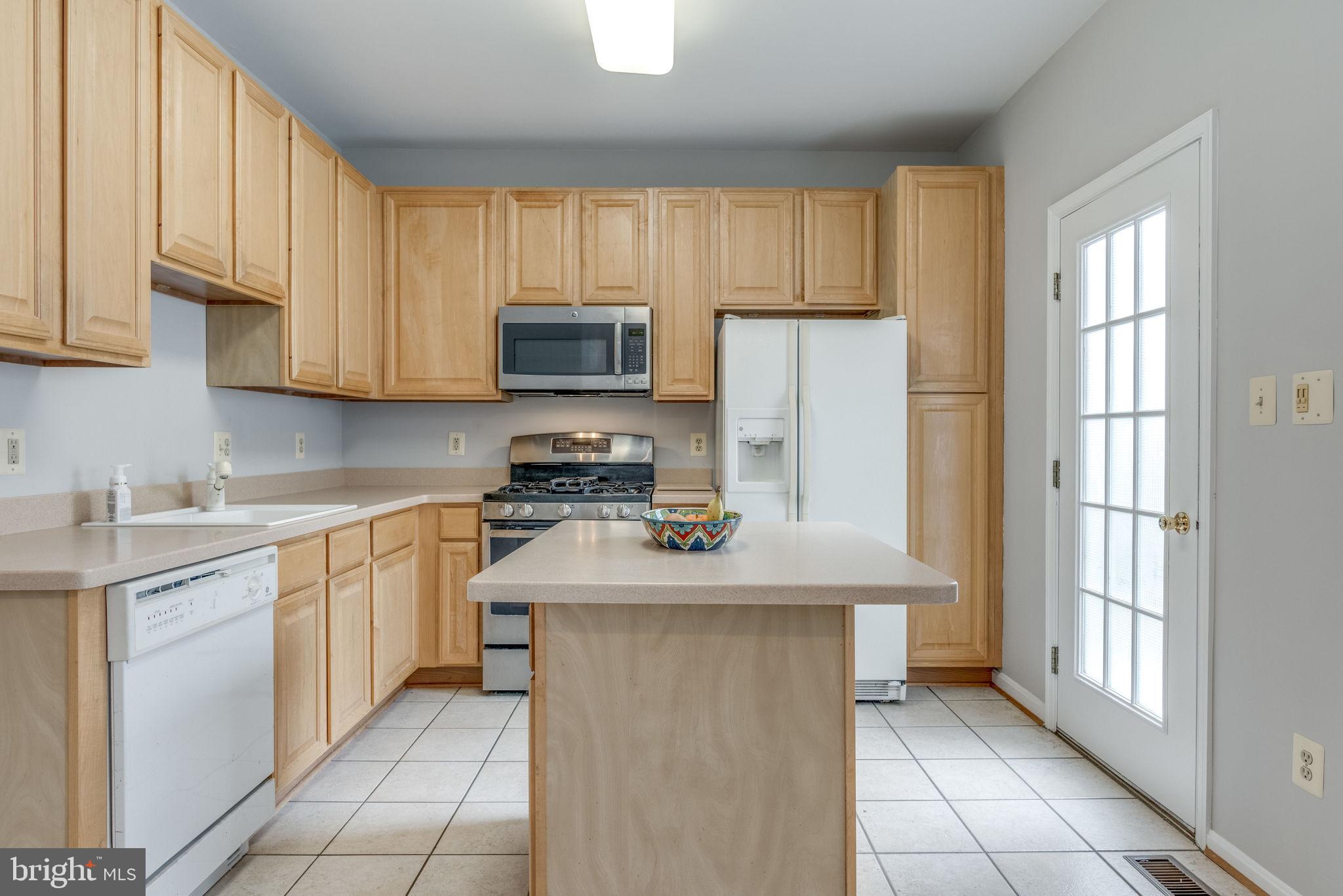 45545 Clear Spring Terrace Sterling, VA 20165 - Photo 18 of 43