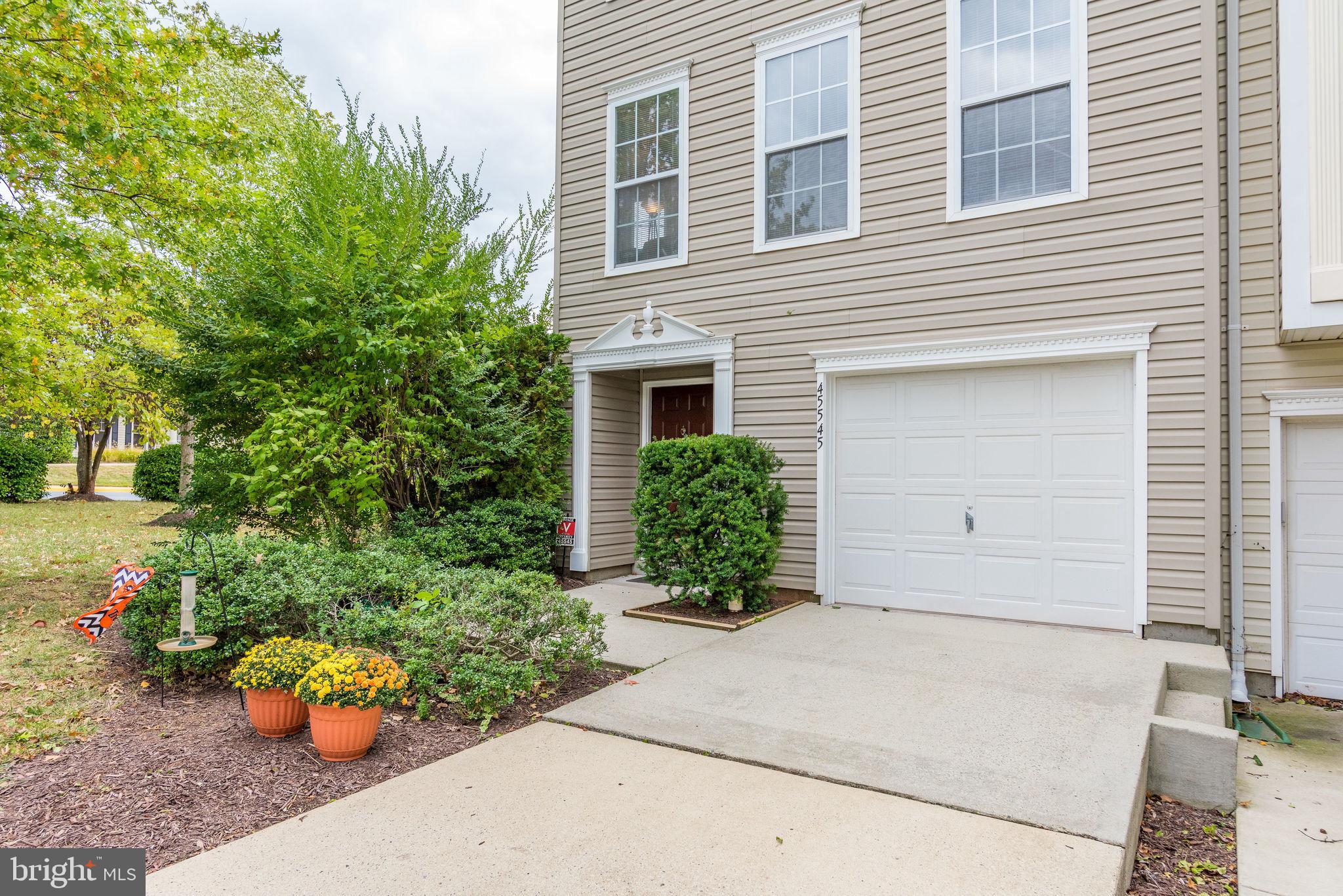 45545 Clear Spring Terrace Sterling, VA 20165 - Photo 4 of 43