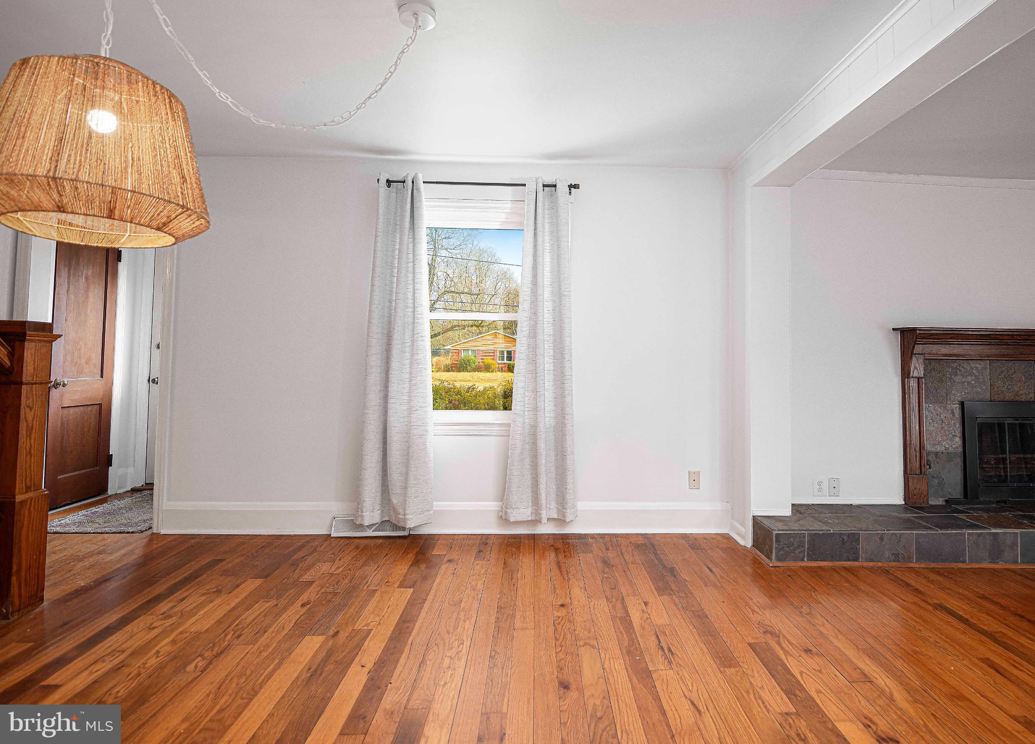 518 Paradise Road Aberdeen, MD 21001 - Photo 16 of 37 Bright and airy space with natural light.