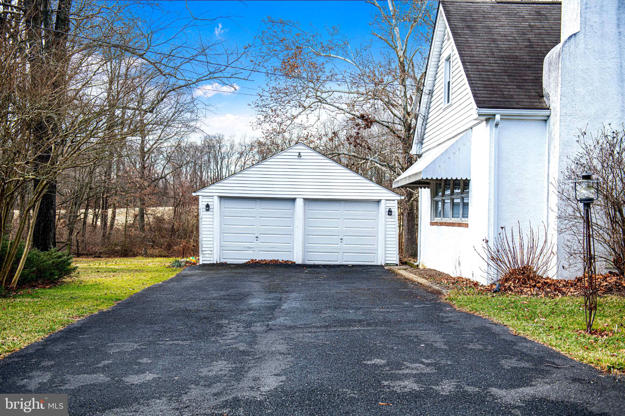 518 Paradise Road Aberdeen, MD 21001 - Photo 2 of 37 Charming home with spacious driveway and garage.