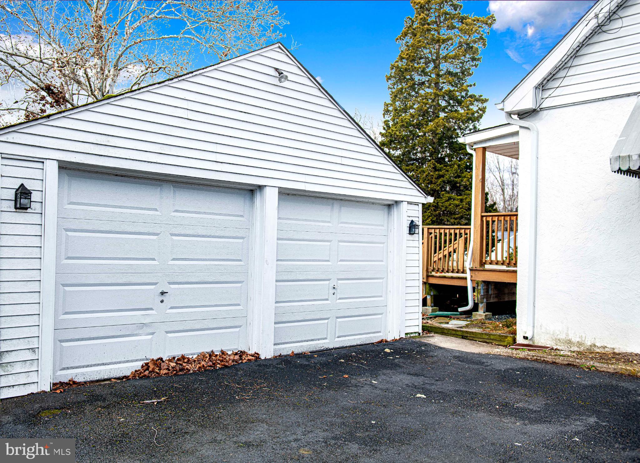 518 Paradise Road Aberdeen, MD 21001 - Photo 30 of 37 Charming dual garage with inviting access.