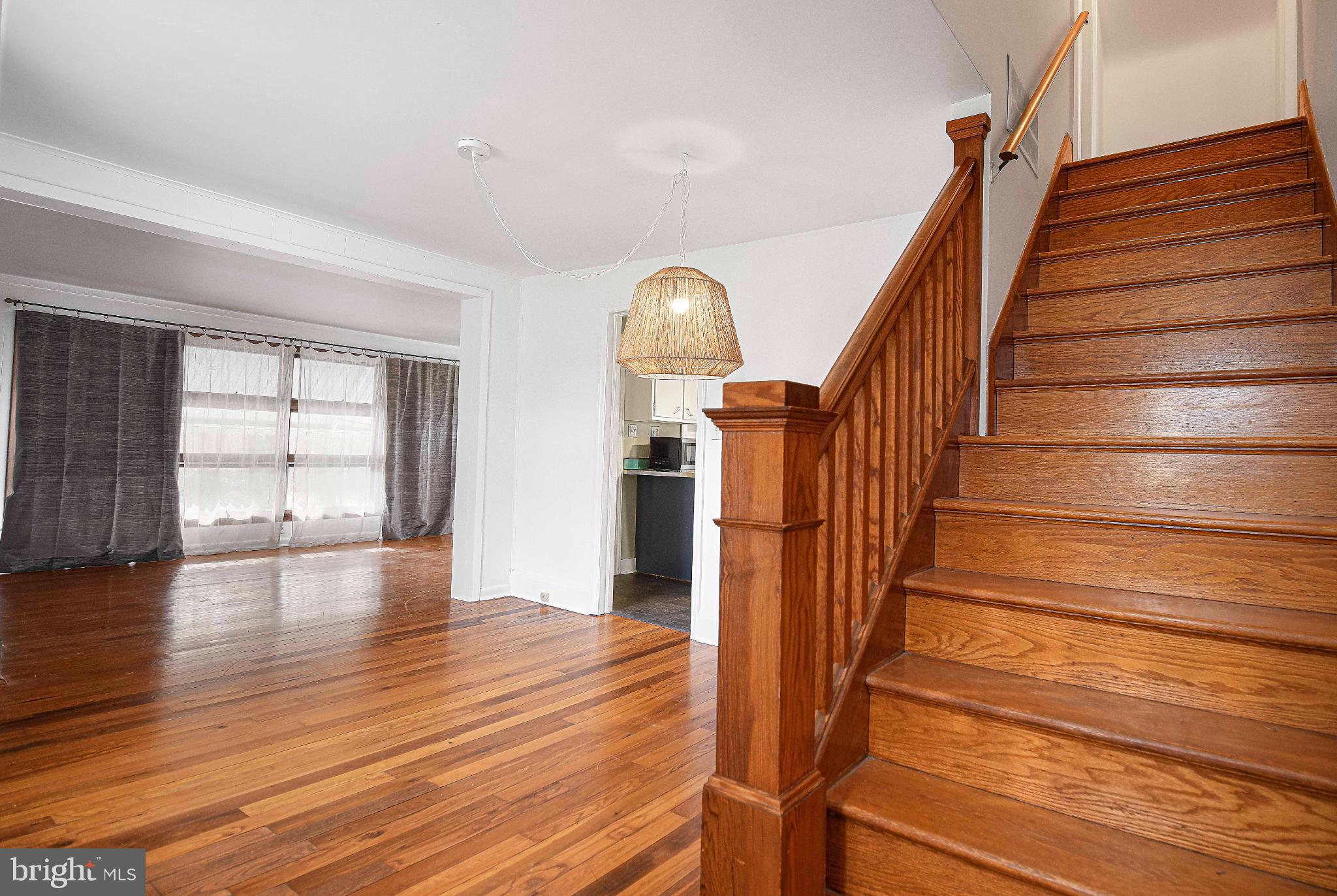 518 Paradise Road Aberdeen, MD 21001 - Photo 3 of 37 Inviting entryway with warm wooden accents.