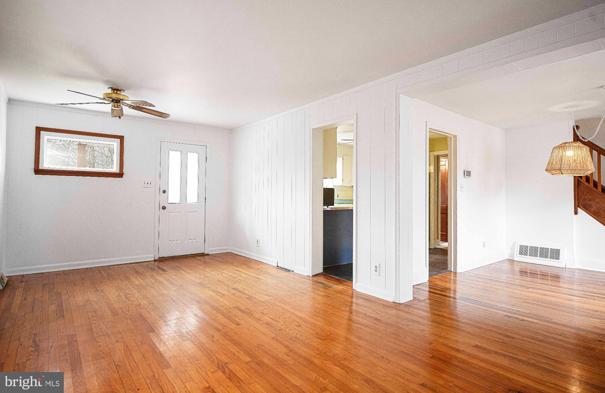 518 Paradise Road Aberdeen, MD 21001 - Photo 6 of 37 Bright and airy open living space.
