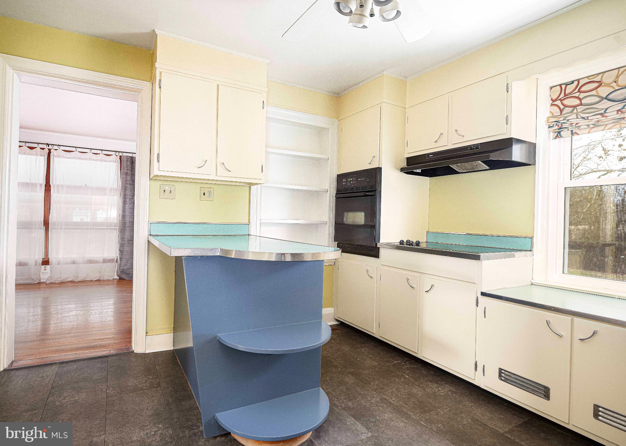 518 Paradise Road Aberdeen, MD 21001 - Photo 10 of 37 Charming kitchen with retro flair and light.