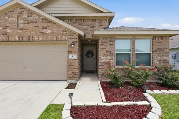 $2,300 | 1942 Taggart Trail, Bryan, TX 77807