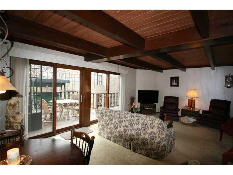 5294 Richland Road Gibsonia, PA 15044 - Photo 3 of 10 Living Room. Living room / dining room combo