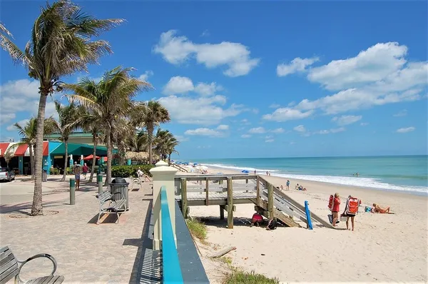 $3,950 | 275 Date Palm Road, Unit 401, Vero Beach, FL 32963