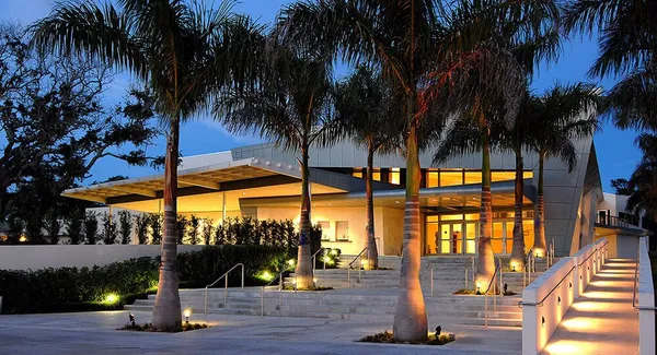 $3,950 | 275 Date Palm Road, Unit 401, Vero Beach, FL 32963