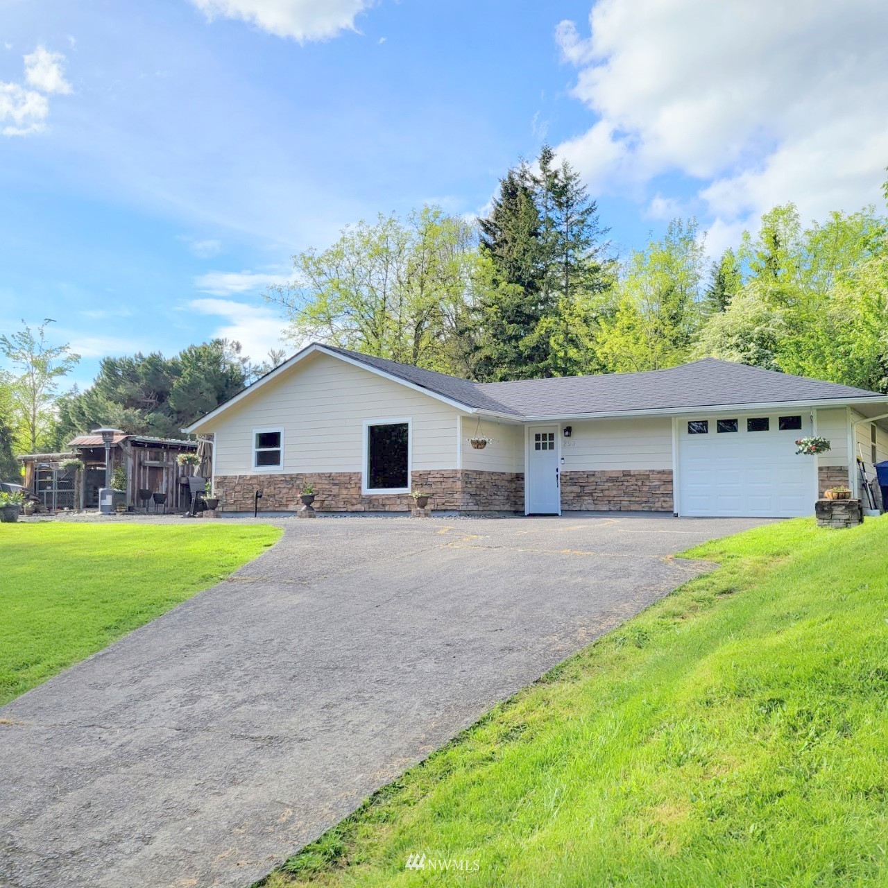 250 Haussler Road Kelso, WA 98626 - Photo 1 of 37 Gallery Image 1