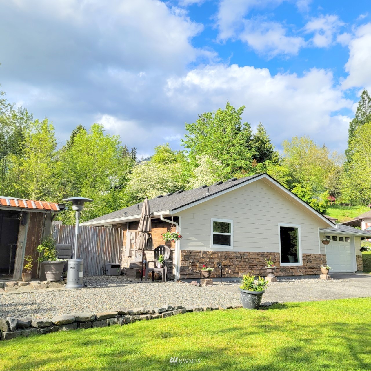 250 Haussler Road Kelso, WA 98626 - Photo 2 of 37 Gallery Image 2
