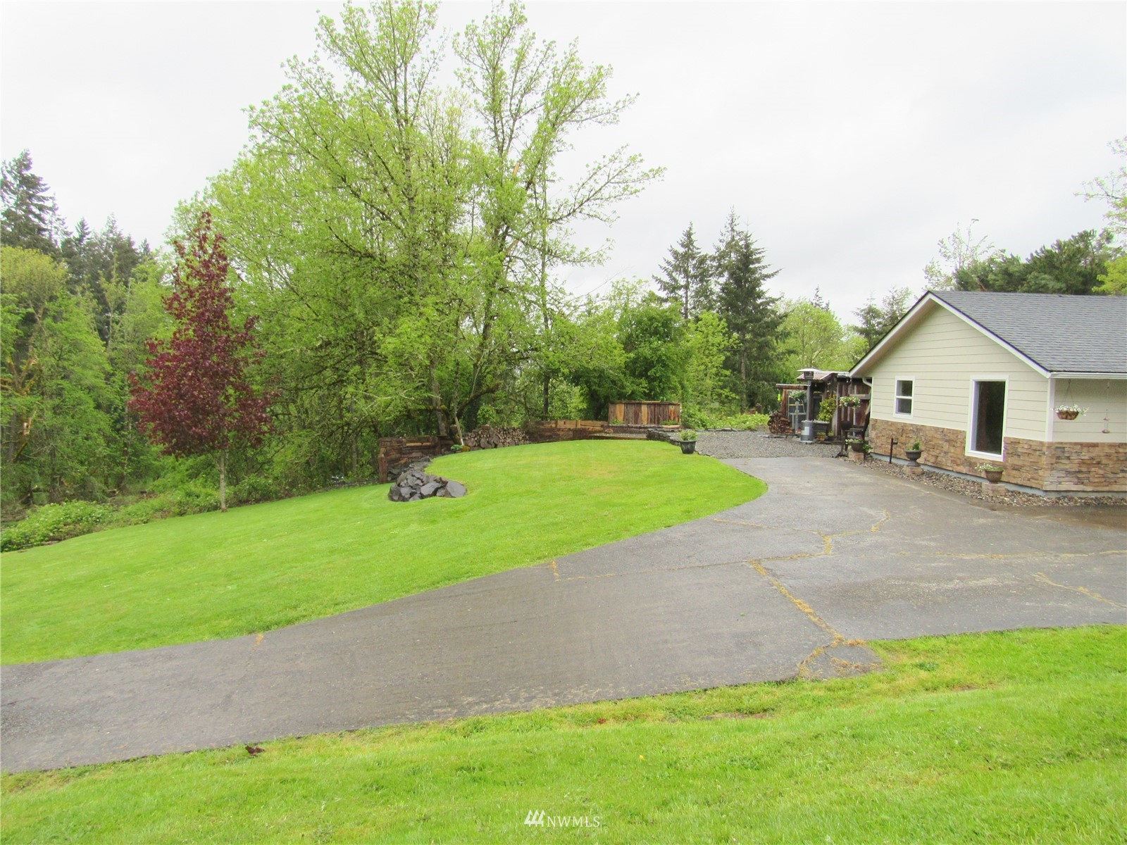 250 Haussler Road Kelso, WA 98626 - Photo 3 of 37 Gallery Image 3