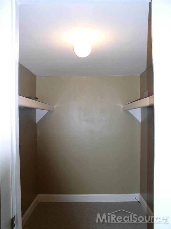 1673 Riverside Drive, Unit 35 Rochester, MI 48309 - Photo 8 of 18 31201424-7.JPG