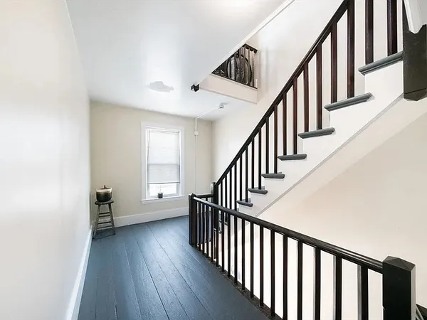 $2,400 | 229 Lincoln Street, Unit 2, Worcester, MA 01605