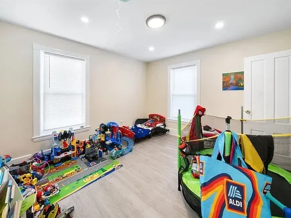 $2,400 | 229 Lincoln Street, Unit 2, Worcester, MA 01605