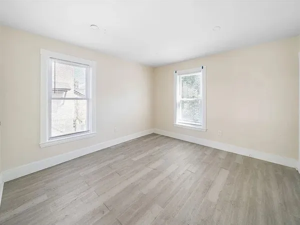 $2,400 | 229 Lincoln Street, Unit 1, Worcester, MA 01605