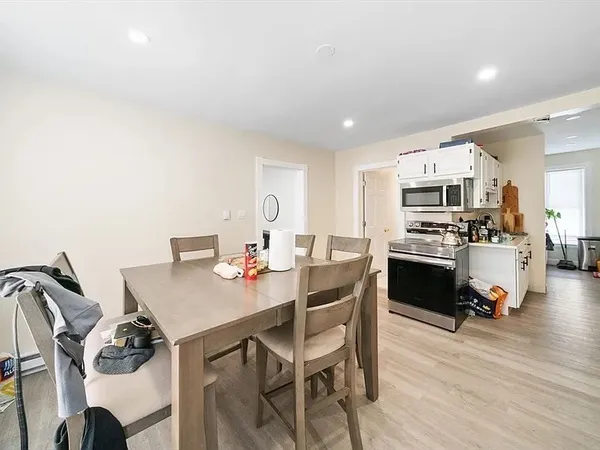 $2,400 | 229 Lincoln Street, Unit 2, Worcester, MA 01605