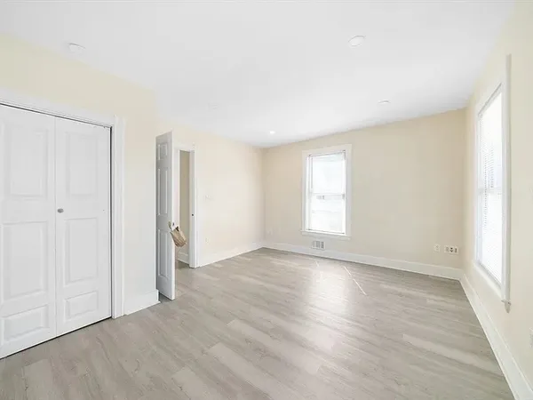 $2,400 | 229 Lincoln Street, Unit 1, Worcester, MA 01605