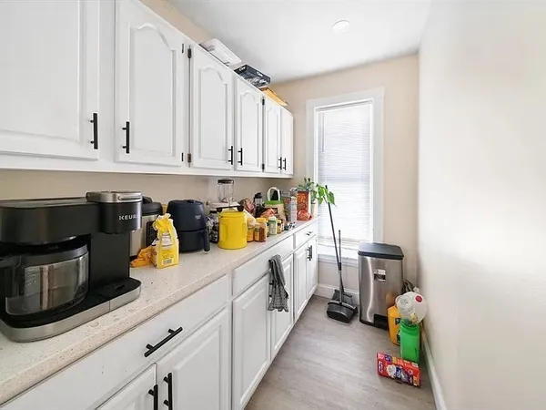 $2,400 | 229 Lincoln Street, Unit 2, Worcester, MA 01605