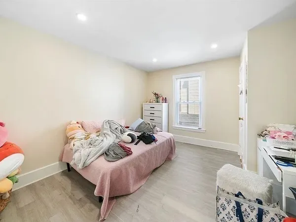 $2,400 | 229 Lincoln Street, Unit 2, Worcester, MA 01605