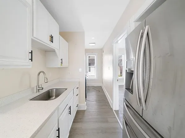 $2,400 | 229 Lincoln Street, Unit 1, Worcester, MA 01605