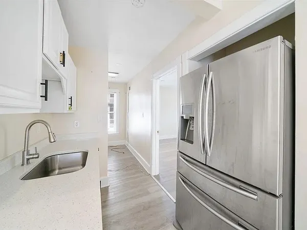 $2,400 | 229 Lincoln Street, Unit 1, Worcester, MA 01605