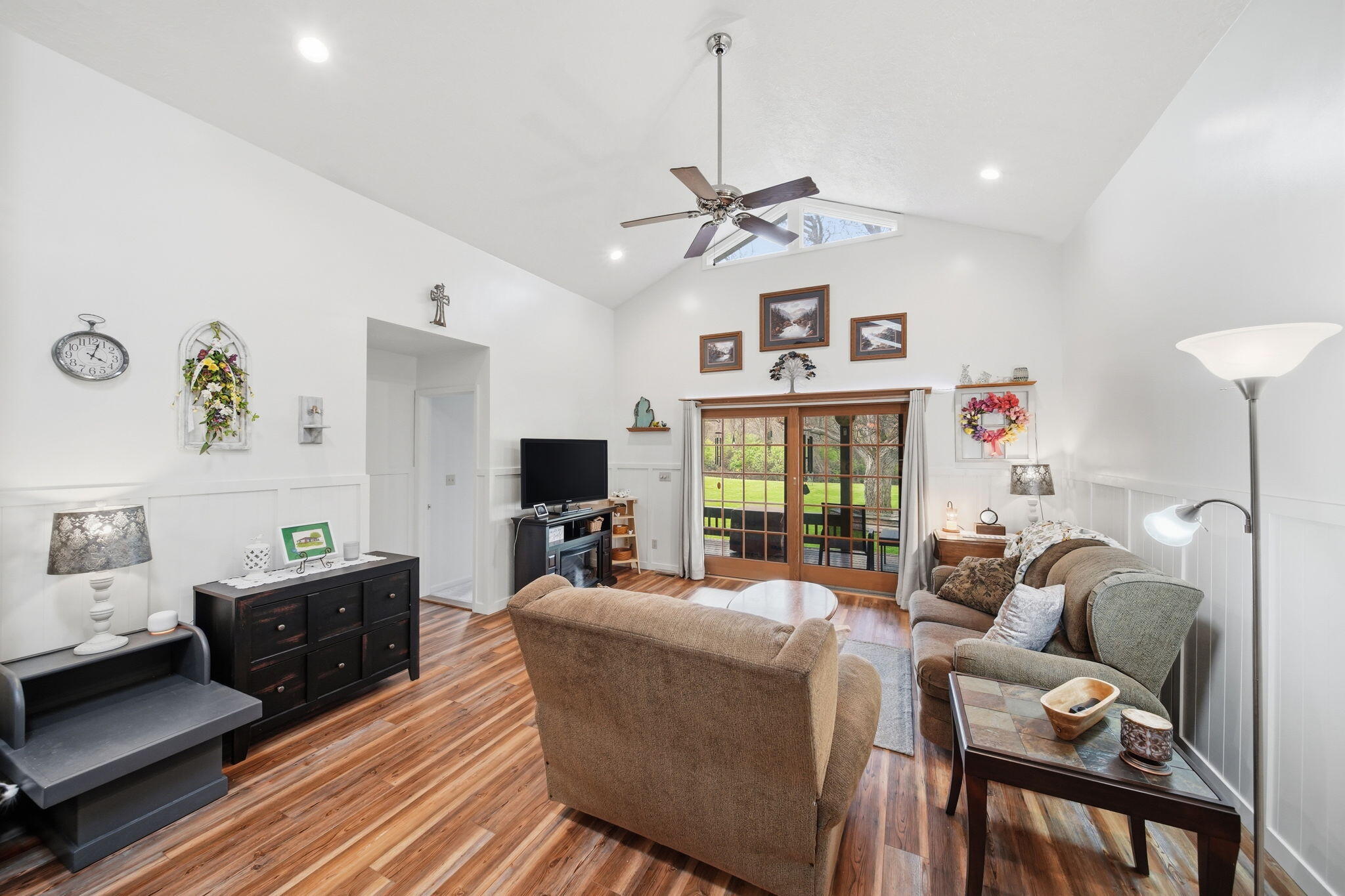 5299 Rives Junction Road Jackson, MI 49201 - Photo 13 of 64 vaulted-great-room