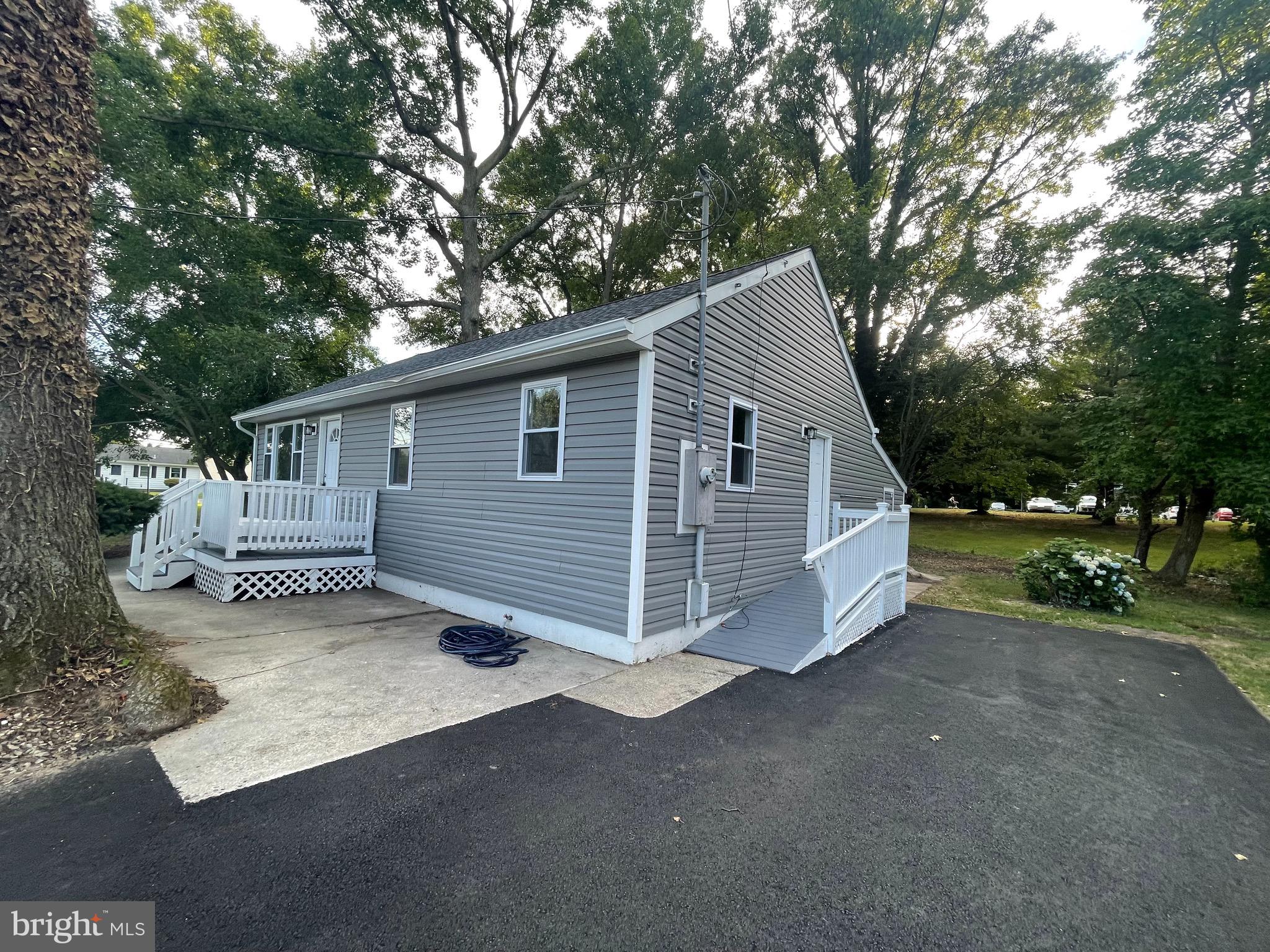 33 Atlantic Road Pennsville, NJ 08070 - Photo 9 of 39