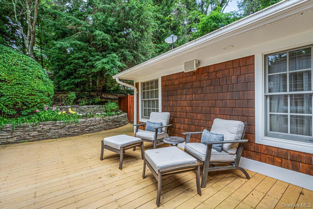 39 Cherry Lane Syosset, NY 11791 - Photo 38 of 43
