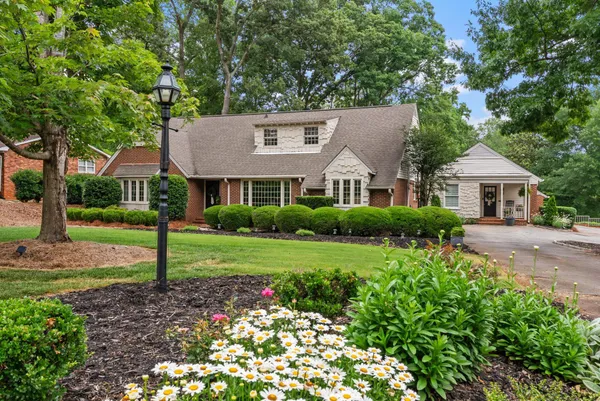 $499,000 | 300 Lake Forest Drive, Spartanburg, SC 29307