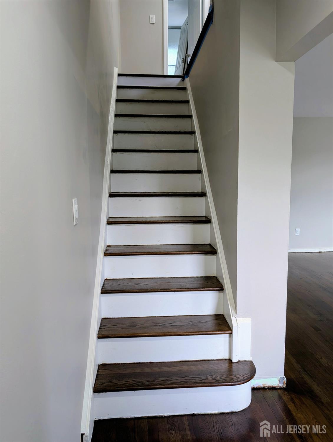 76 Glenville Road, Unit 76 Edison, NJ 08817 - Photo 6 of 13 a view of entryway