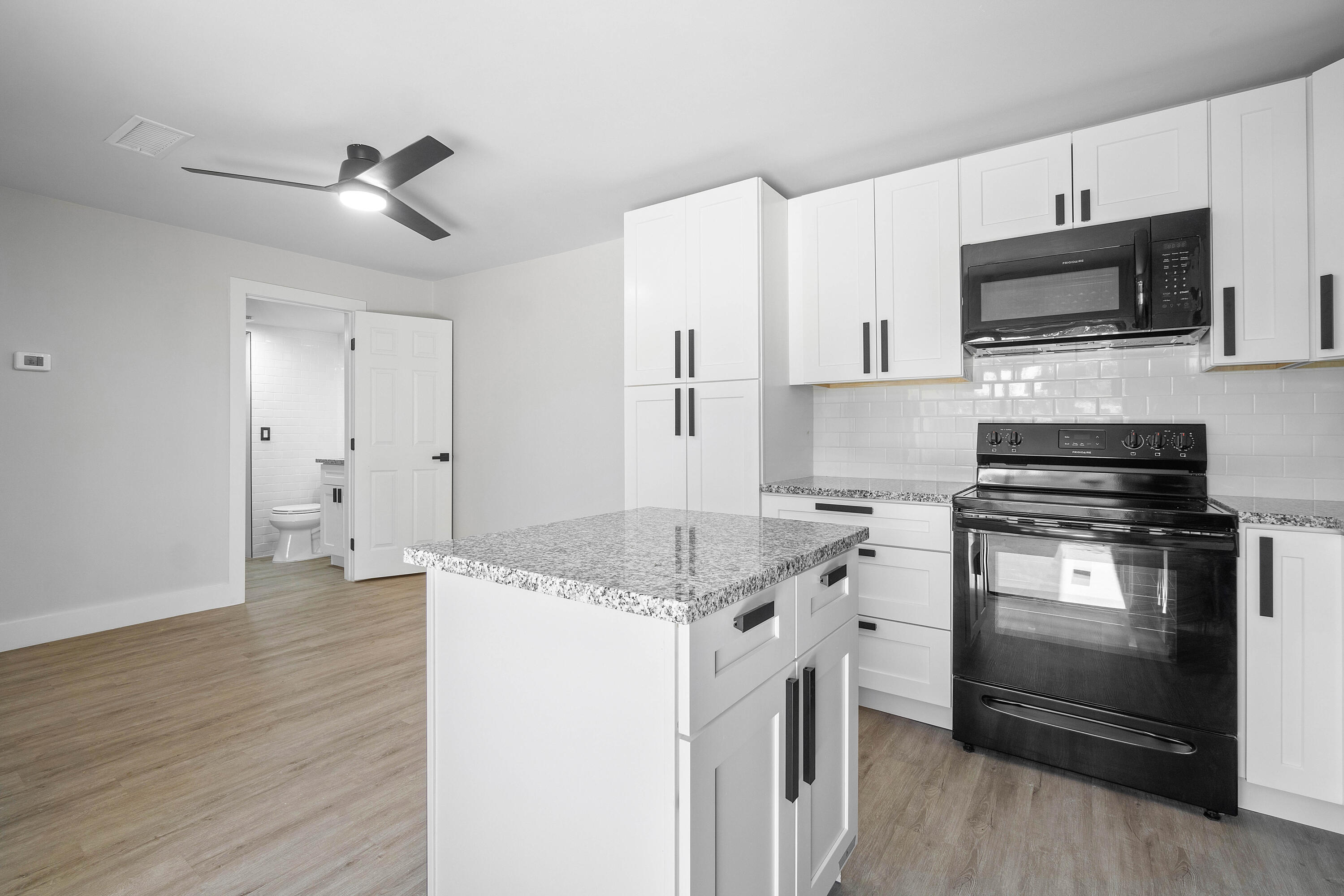 303 Arabian Road Palm Springs, FL 33461 - Photo 13 of 34 014-303ArabianRoad-PalmSprings-FL-33461-
