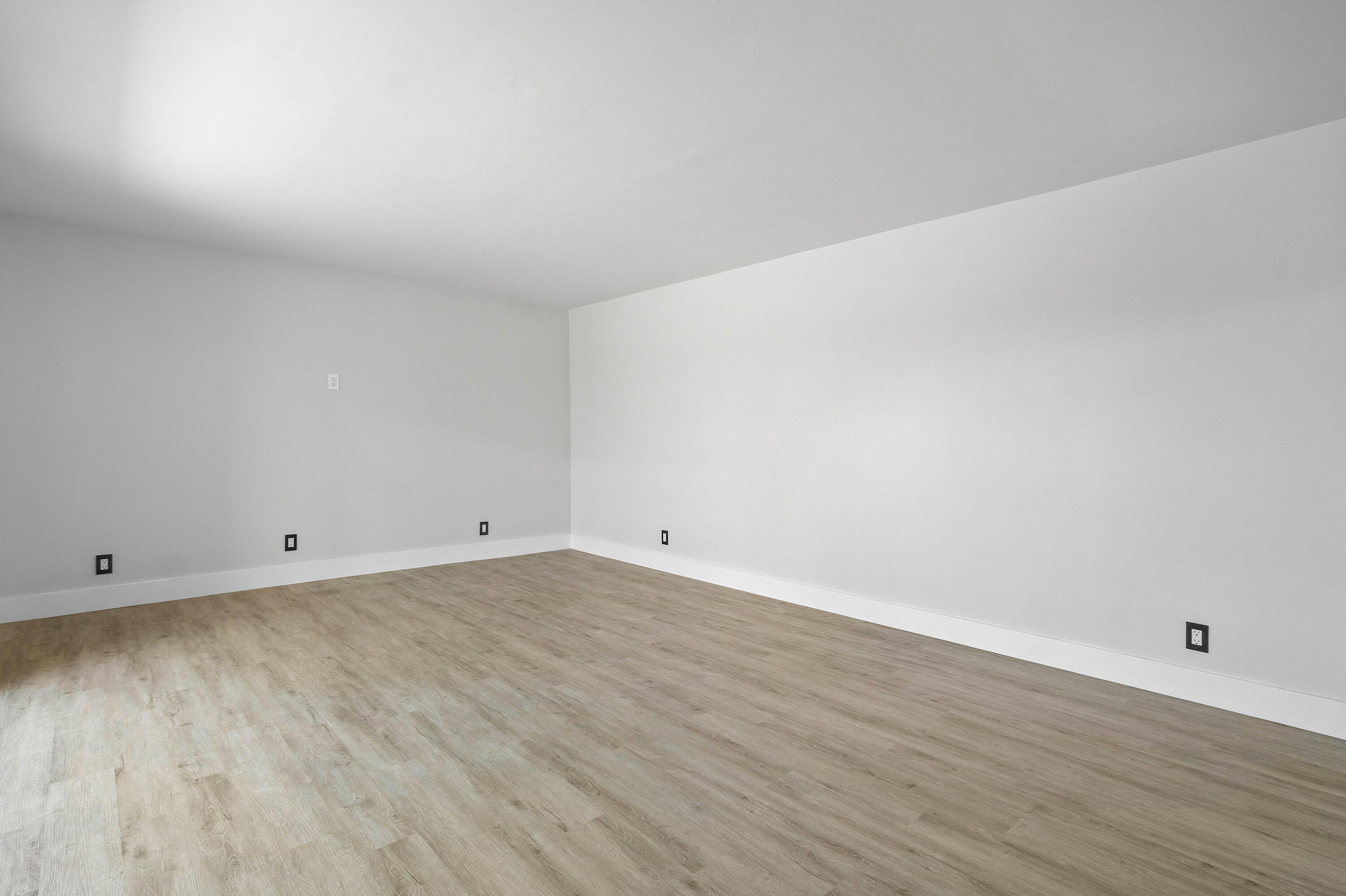 303 Arabian Road Palm Springs, FL 33461 - Photo 16 of 34 017-303ArabianRoad-PalmSprings-FL-33461-