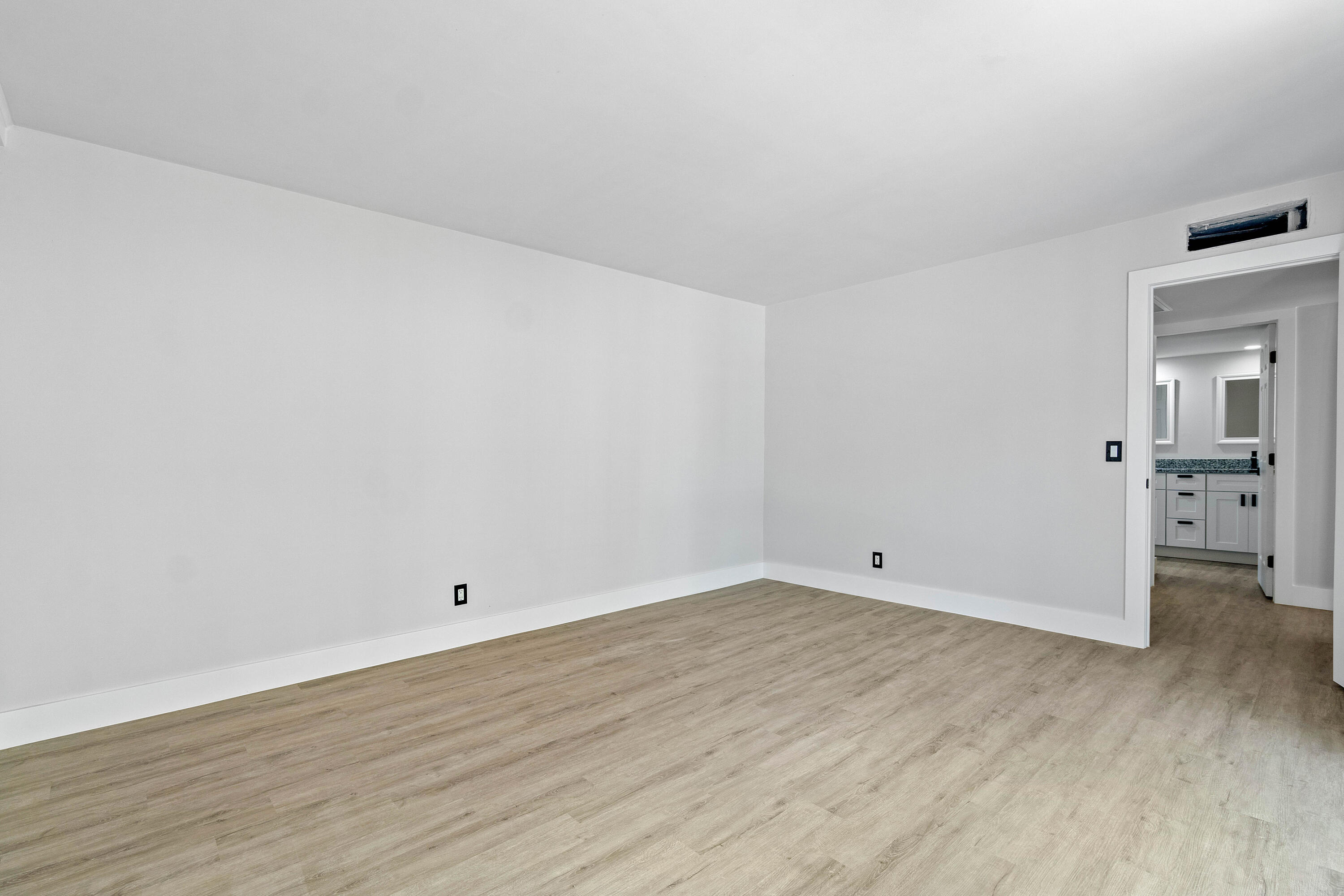 303 Arabian Road Palm Springs, FL 33461 - Photo 23 of 34 024-303ArabianRoad-PalmSprings-FL-33461-