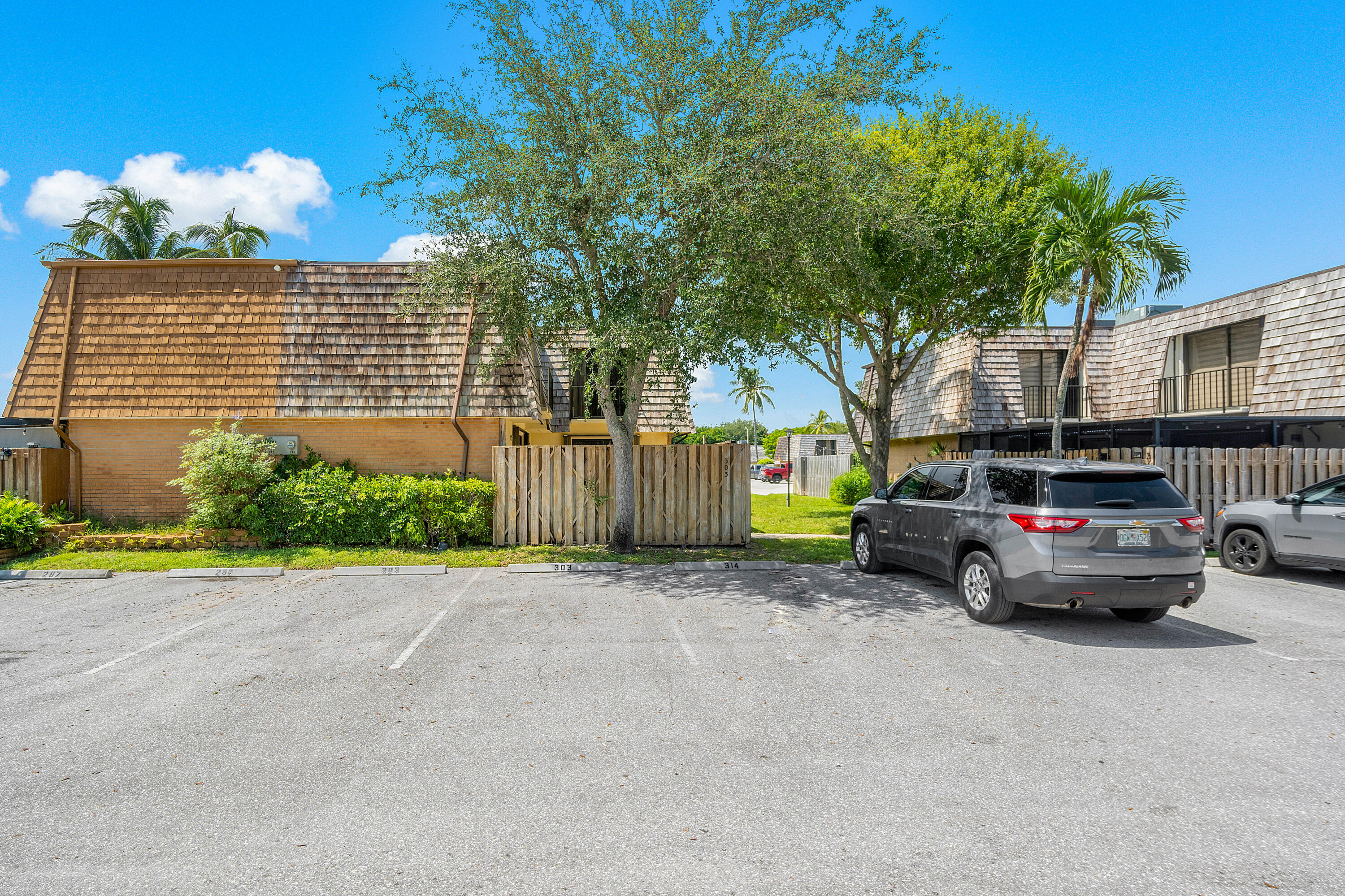 303 Arabian Road Palm Springs, FL 33461 - Photo 33 of 34 001-303ArabianRoad-PalmSprings-FL-33461-