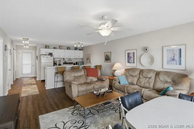 $274,500 | 875 Parkside Place, Unit C103, Osage Beach, MO 65065