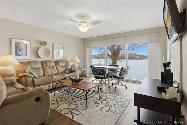 $274,500 | 875 Parkside Place, Unit C103, Osage Beach, MO 65065