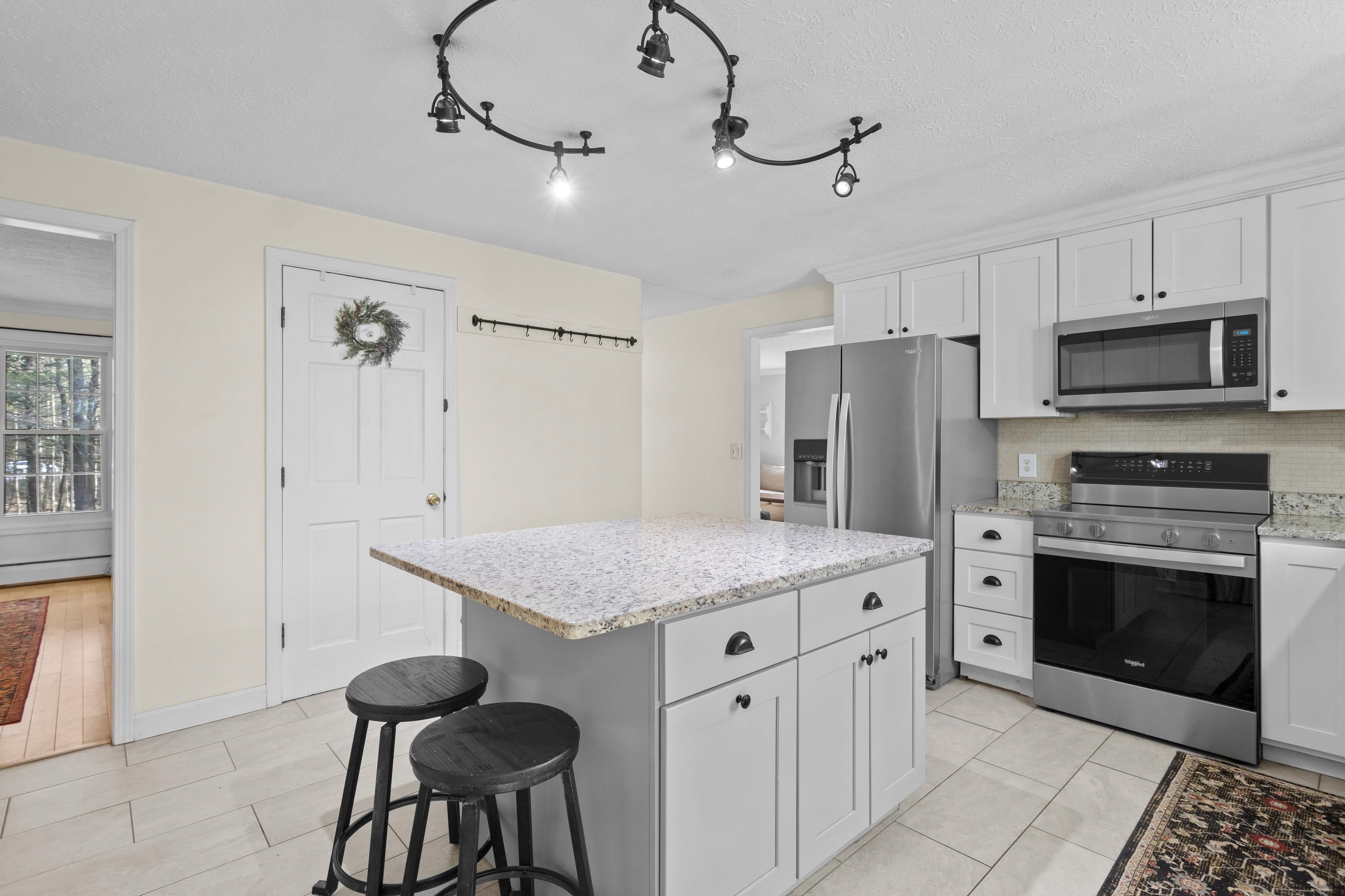 16 Timmins Road Bow, NH 03304 - Photo 10 of 38